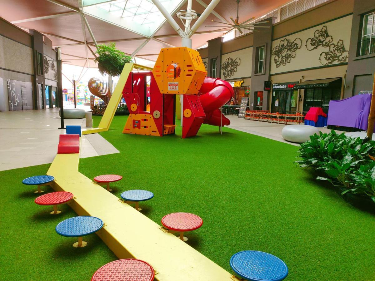 Apartment Legoland-happyrainbow At D'pristine-8pax With Lakeview Nusajaya (Iskandar Puteri)