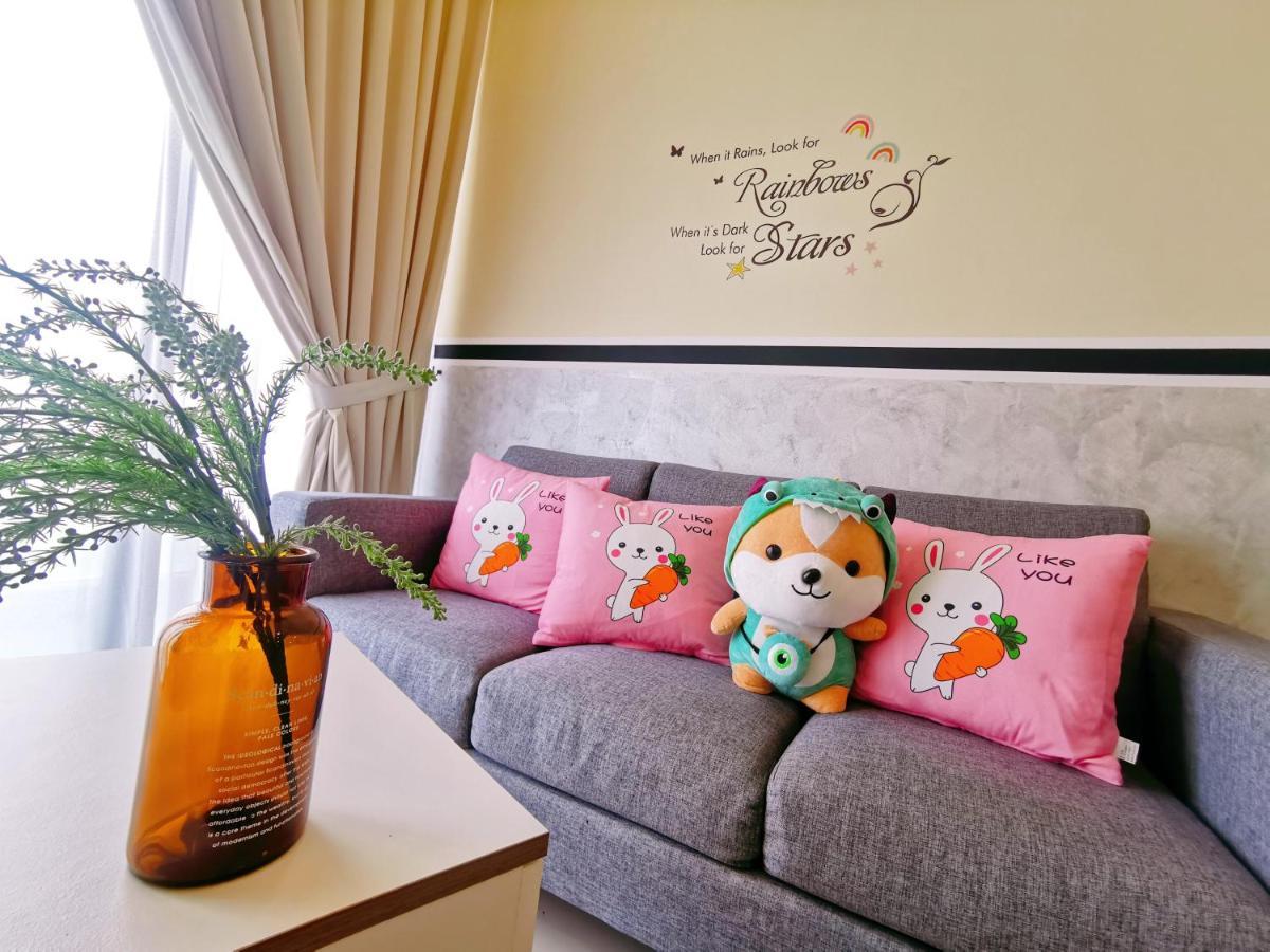 Apartment Legoland-happyrainbow At D'pristine-8pax With Lakeview
